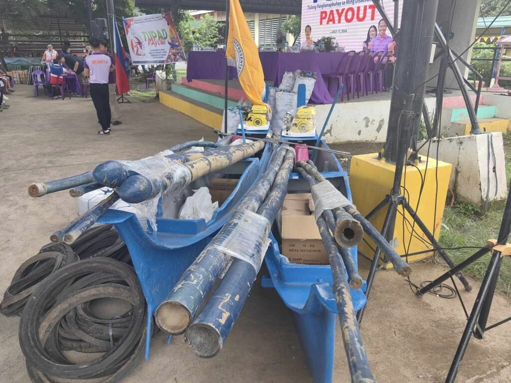 MGA KAGAMITAN ALANG SA PAGPANGISDA GITUNOL NI CONG. BAMBI EMANO UG BUHATAN SA BFAR 1 - Padayon Pilipino| padayn.com.ph 452636755 1034311971384966 1084540836231855008 n - Padayon Pilipino | padayn.com.ph