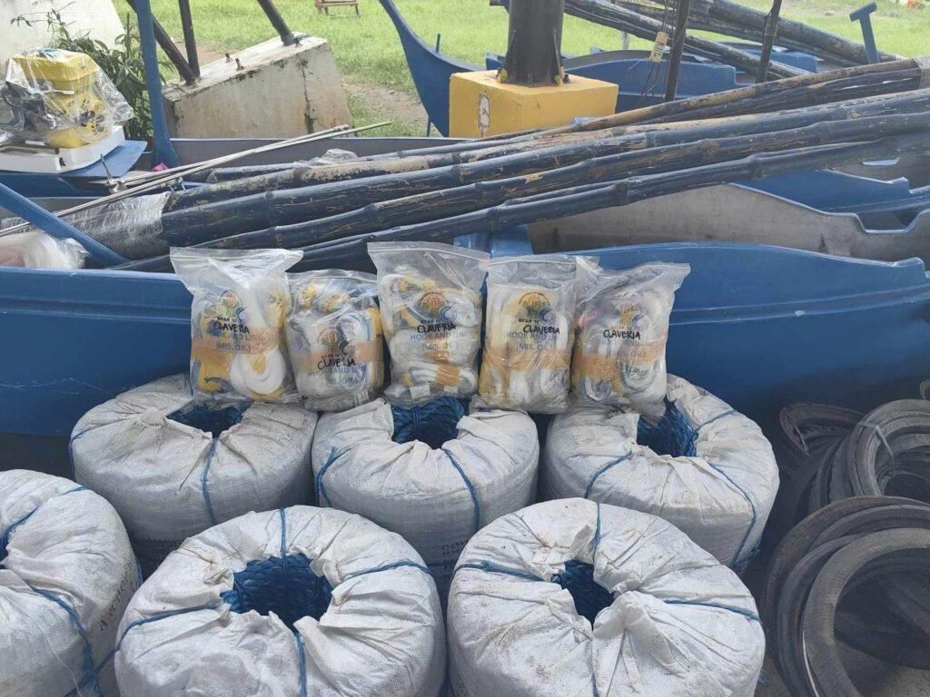 MGA KAGAMITAN ALANG SA PAGPANGISDA GITUNOL NI CONG. BAMBI EMANO UG BUHATAN SA BFAR 2 - Padayon Pilipino| padayn.com.ph 452794956 1034311918051638 7024073040001269196 n - Padayon Pilipino | padayn.com.ph