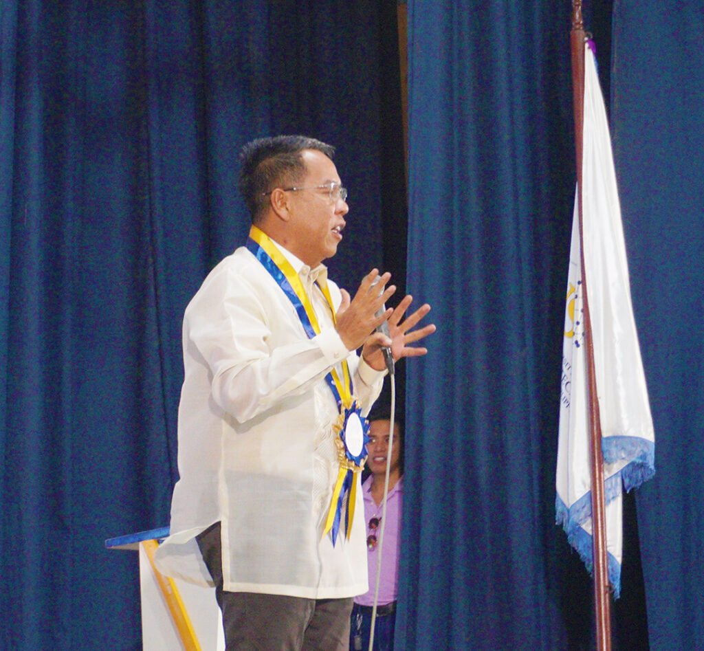 CONG. BAMBI EMANO NAHIMONG PINASIDUNGGANG MAMUMULONG SA USTP JASAAN GRADUATION CEREMONY 2 - Padayon Pilipino| padayn.com.ph 454034666 1042263363923160 7890210300937118301 n - Padayon Pilipino | padayn.com.ph