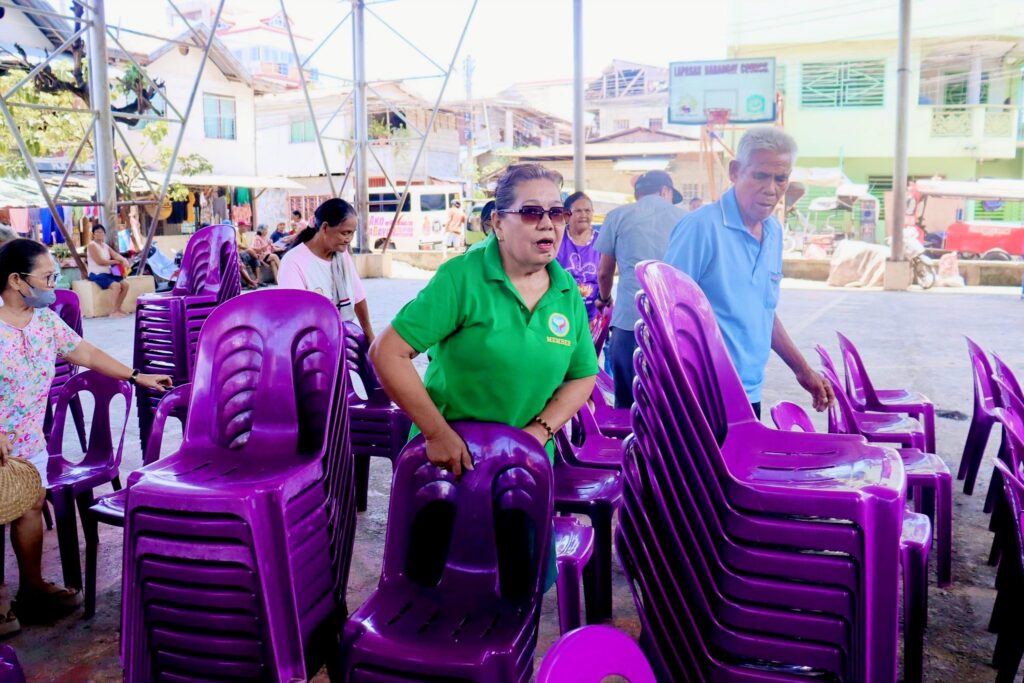 Councilor Yvy Emano turned over 100 chairs to the Lapasan Urban Poor Slum Upgrading Project 1 - Padayon Pilipino| padayn.com.ph 515507889 806314011916923 5421768556968048120 n - Padayon Pilipino | padayn.com.ph