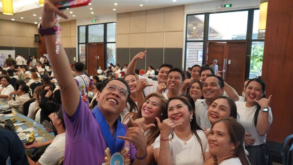 𝐏𝐀𝐃𝐀𝐘𝐎𝐍 𝐏𝐀𝐆𝐓𝐀𝐇𝐎𝐃, 𝐏𝐀𝐒𝐀𝐋𝐀𝐌𝐀𝐓 𝐔𝐆 𝐏𝐀𝐆𝐘𝐔𝐊𝐁𝐎 𝐒𝐀 𝐌𝐆𝐀 𝐌𝐀𝐆𝐓𝐔𝐓𝐔𝐃𝐋𝐎. 4 - Padayon Pilipino| padayn.com.ph 557467352 1353434542806039 75682154772209262 n - Padayon Pilipino | padayn.com.ph