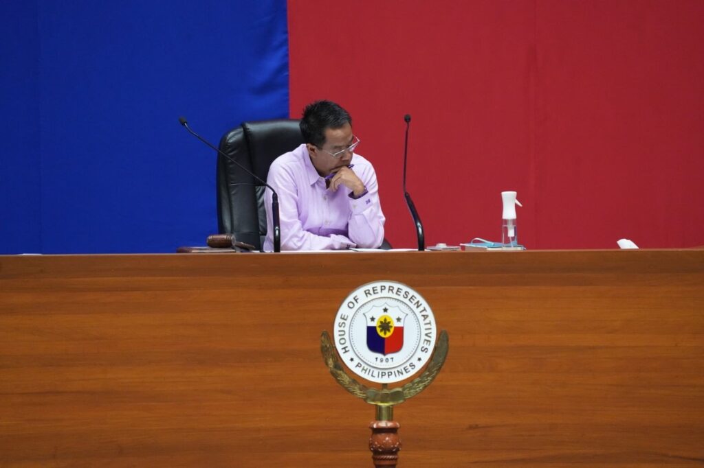 𝐏𝐫𝐞𝐬𝐢𝐝𝐢𝐧𝐠 𝐎𝐟𝐟𝐢𝐜𝐞𝐫 si Deputy Speaker Bambi Emano sa kamulong gipahigayon nga budget deliberation sa 𝐃𝐞𝐩𝐚𝐫𝐭𝐦𝐞𝐧𝐭 𝐨𝐟 𝐅𝐨𝐫𝐞𝐢𝐠𝐧 𝐀𝐟𝐟𝐚𝐢𝐫𝐬 kon 𝐃𝐅𝐀. 2 - Padayon Pilipino| padayn.com.ph 557616241 1350060239810136 6831600124300183717 n - Padayon Pilipino | padayn.com.ph
