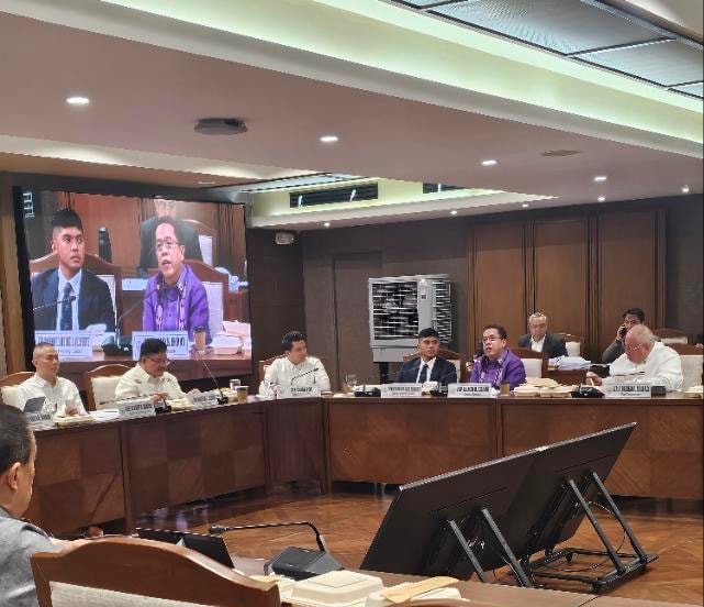 Kasamtangan karon nag-preside si 𝐃𝐞𝐩𝐮𝐭𝐲 𝐒𝐩𝐞𝐚𝐤𝐞𝐫 𝐁𝐚𝐦𝐛𝐢 𝐄𝐦𝐚𝐧𝐨 sa plenaryo sa House of Representatives. 5 - Padayon Pilipino| padayn.com.ph 558183821 1356281405854686 1506705863753124745 n - Padayon Pilipino | padayn.com.ph